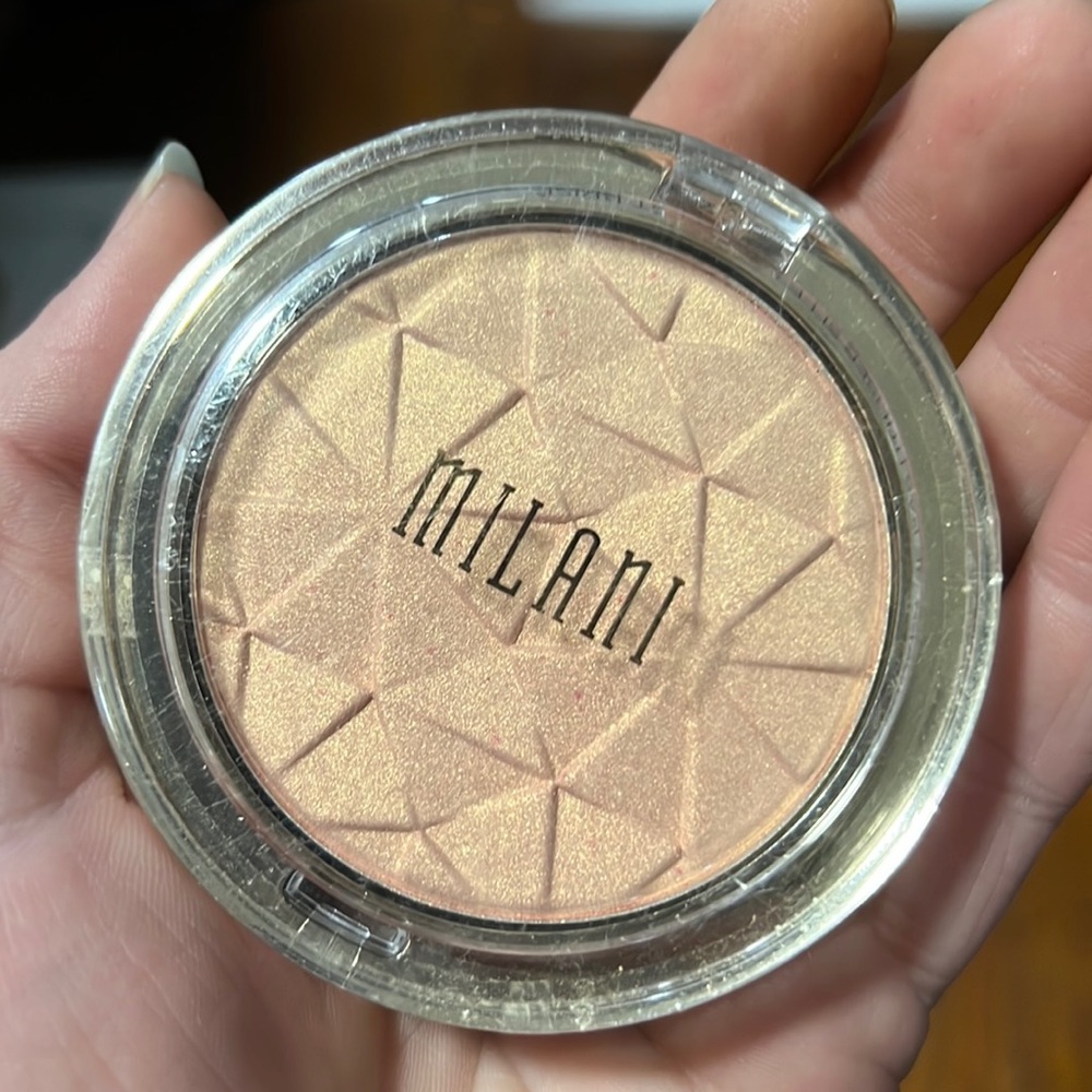 ⭐⭐Milani Flashing Light Hypnotic Lights Highlighter - Picture 3 of 7